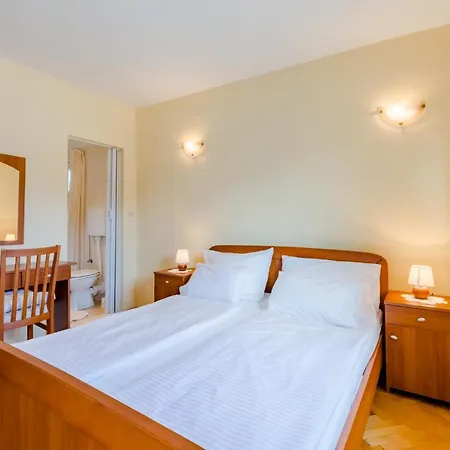 Holiday Lala 3* Vinišće